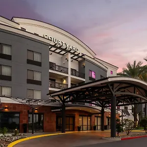 Courtyard Angeles Airport Hotell